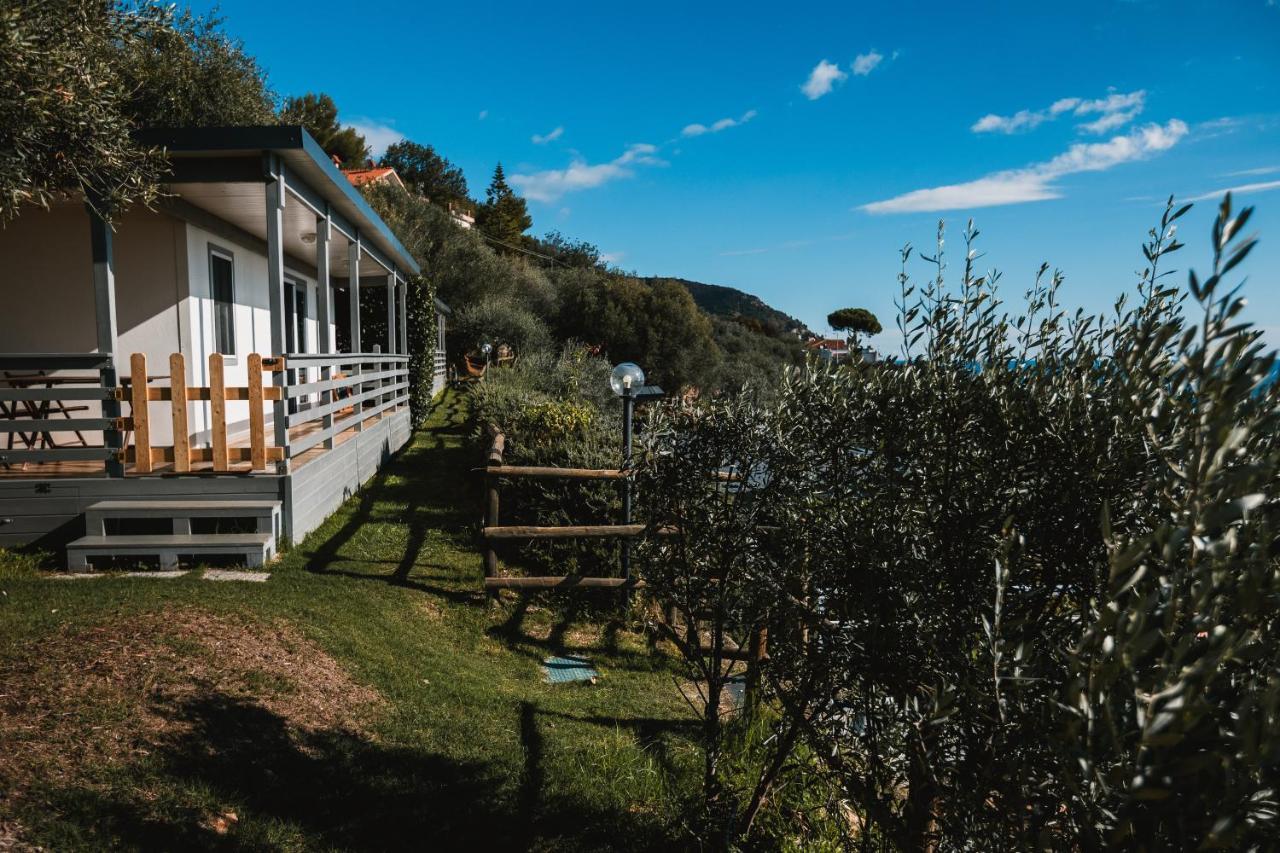 Agriturismo Rose Di Pietra Pietra Ligure Ngoại thất bức ảnh